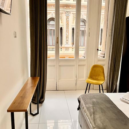 Umberto Rooms Napoli Exterior photo